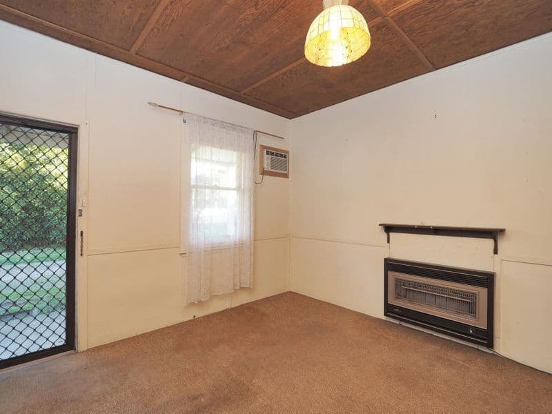 63 Churchill Avenue, Ararat VIC 3377, Ararat - Thumbnail 2