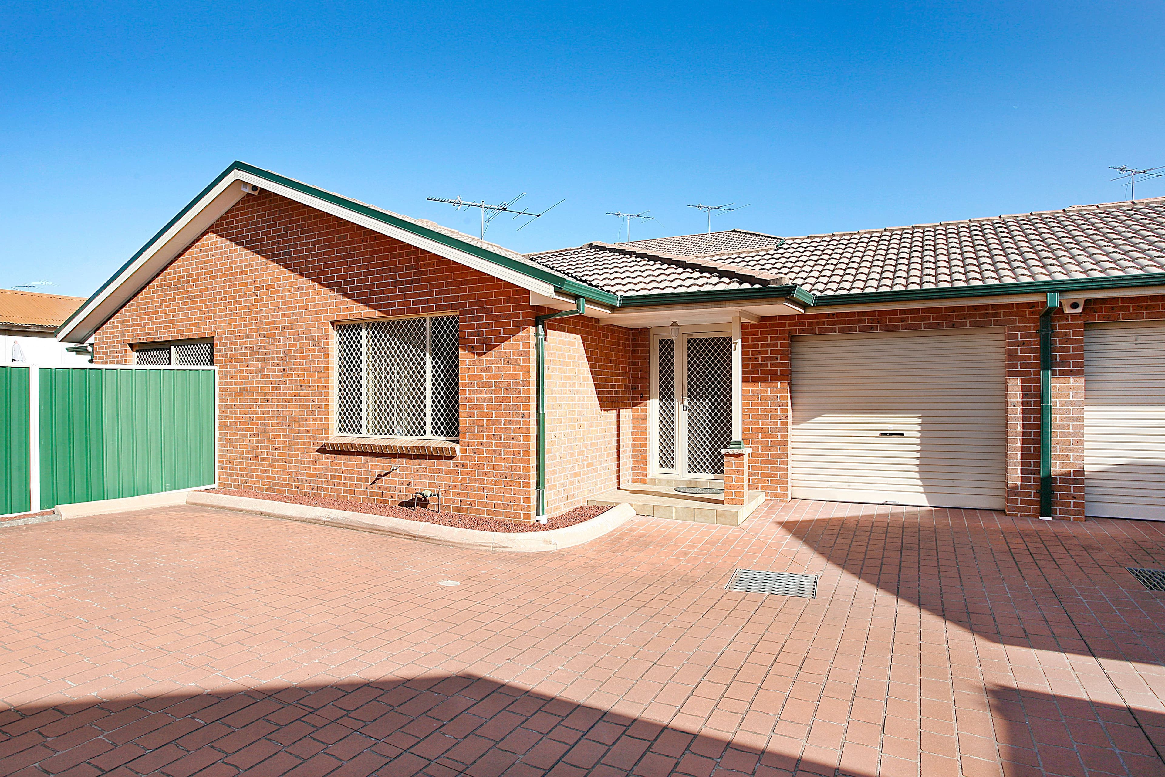 89 Oxford Street, Smithfield NSW 2164, Smithfield - Image 1