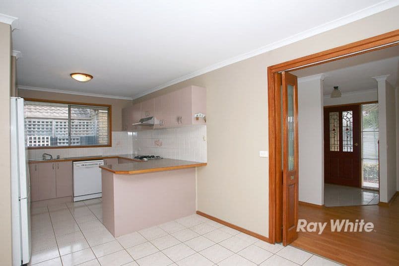 8 Andrea Crescent, CRANBOURNE NORTH VIC 3977, Cranbourne North - Thumbnail 2