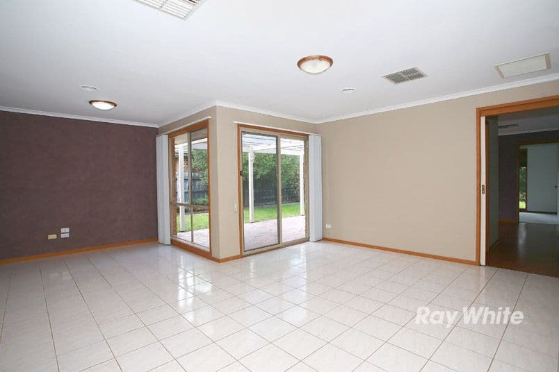 8 Andrea Crescent, CRANBOURNE NORTH VIC 3977, Cranbourne North - Thumbnail 7