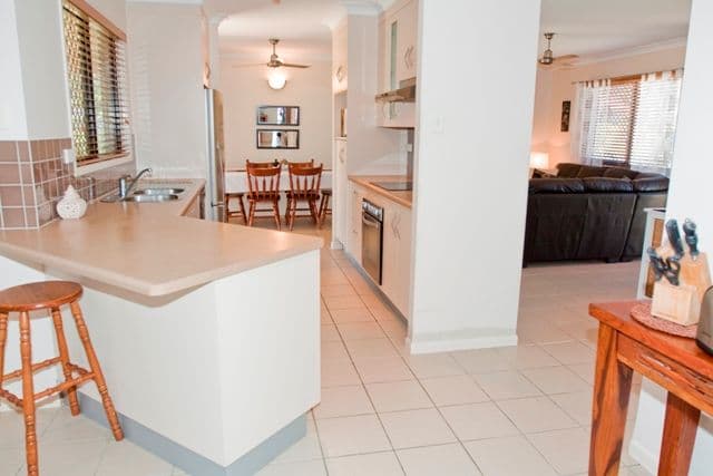 3 Brushbox Place, MOUNT LOUISA QLD 4814, Mount Louisa - Thumbnail 6