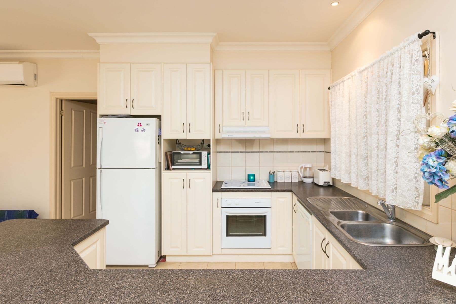 2/12 Renniks Street, Mildura - Thumbnail 3