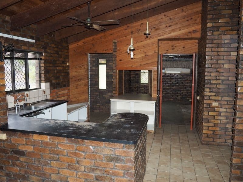17-19 Ross Street, Granville QLD 4650, Granville - Thumbnail 2