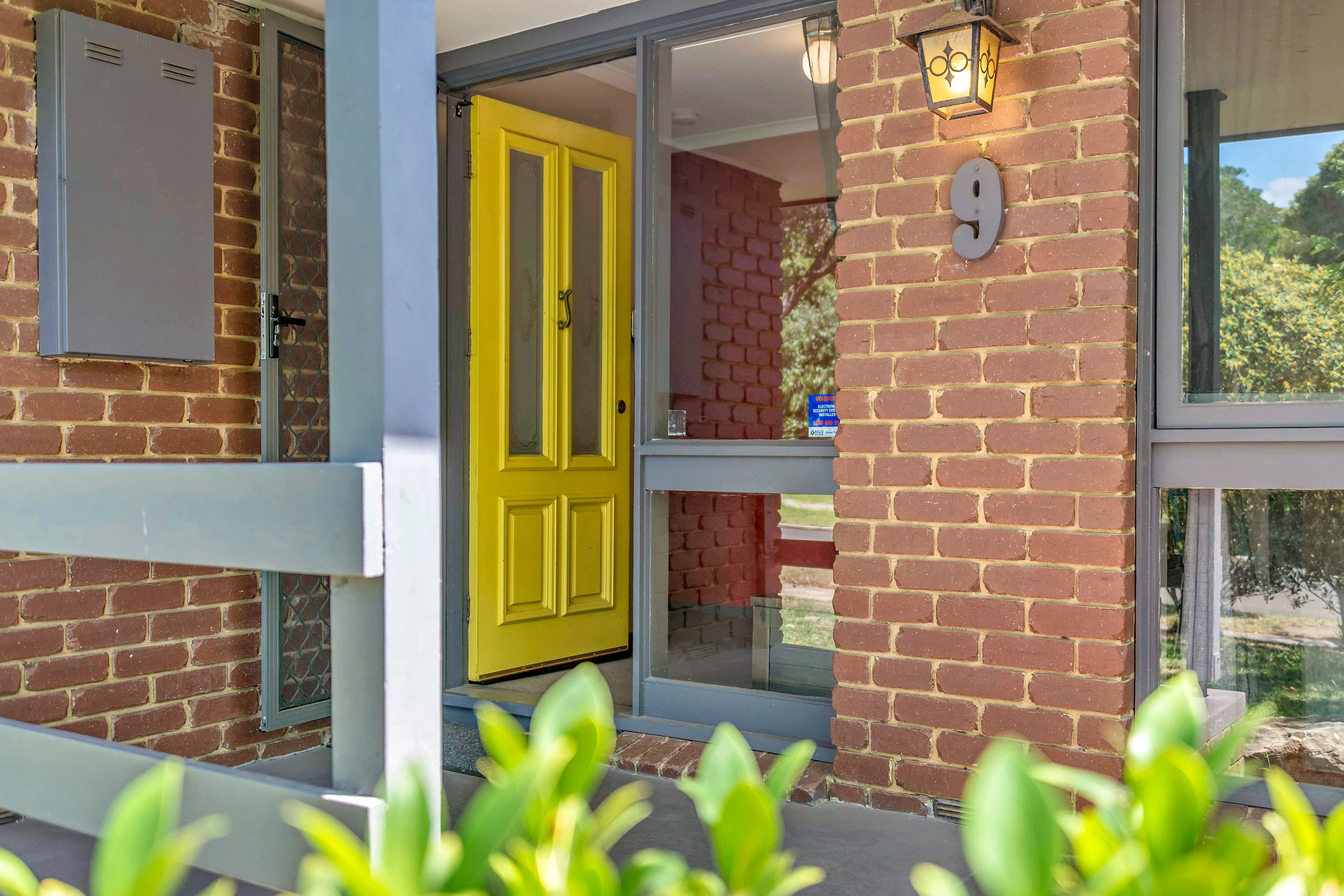 9 Chamouni Court, Frankston VIC 3199, Frankston - Thumbnail 2