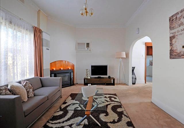 9 Trudgeon Avenue, RESERVOIR VIC 3073, Reservoir - Thumbnail 2
