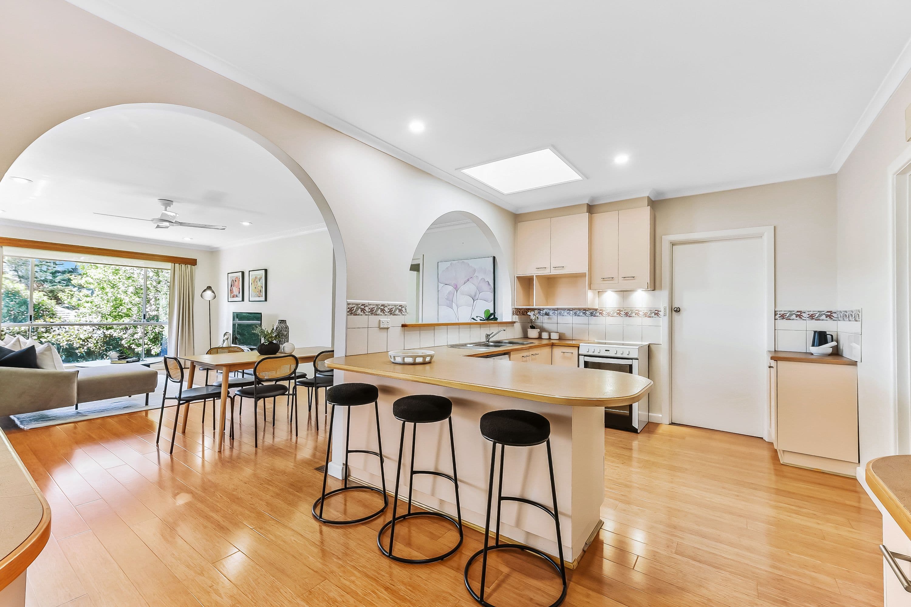 18 Bradstreet Road, Mount Waverley VIC 3149, Mount Waverley - Thumbnail 4