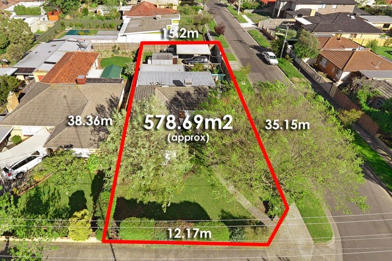 32 Gladwyn Avenue, BENTLEIGH EAST VIC 3165, Bentleigh East - Thumbnail 2