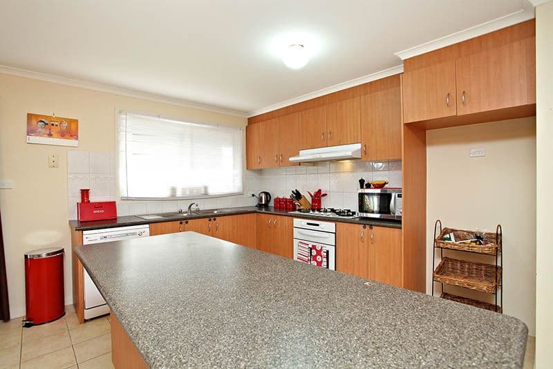 9 Moray Close, TAYLORS HILL VIC 3037, Taylors Hill - Thumbnail 2