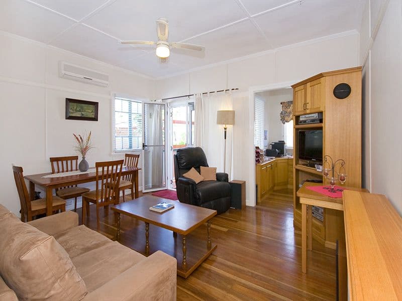 27A Roma Street, SCARBOROUGH QLD 4020, Scarborough - Thumbnail 2