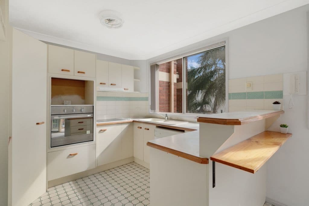 66 Bauer Street, SOUTHPORT QLD 4215, Southport - Thumbnail 3