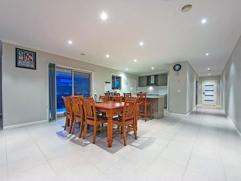 19 Holloway Street, WYNDHAM VALE VIC 3024, Wyndham Vale - Thumbnail 3
