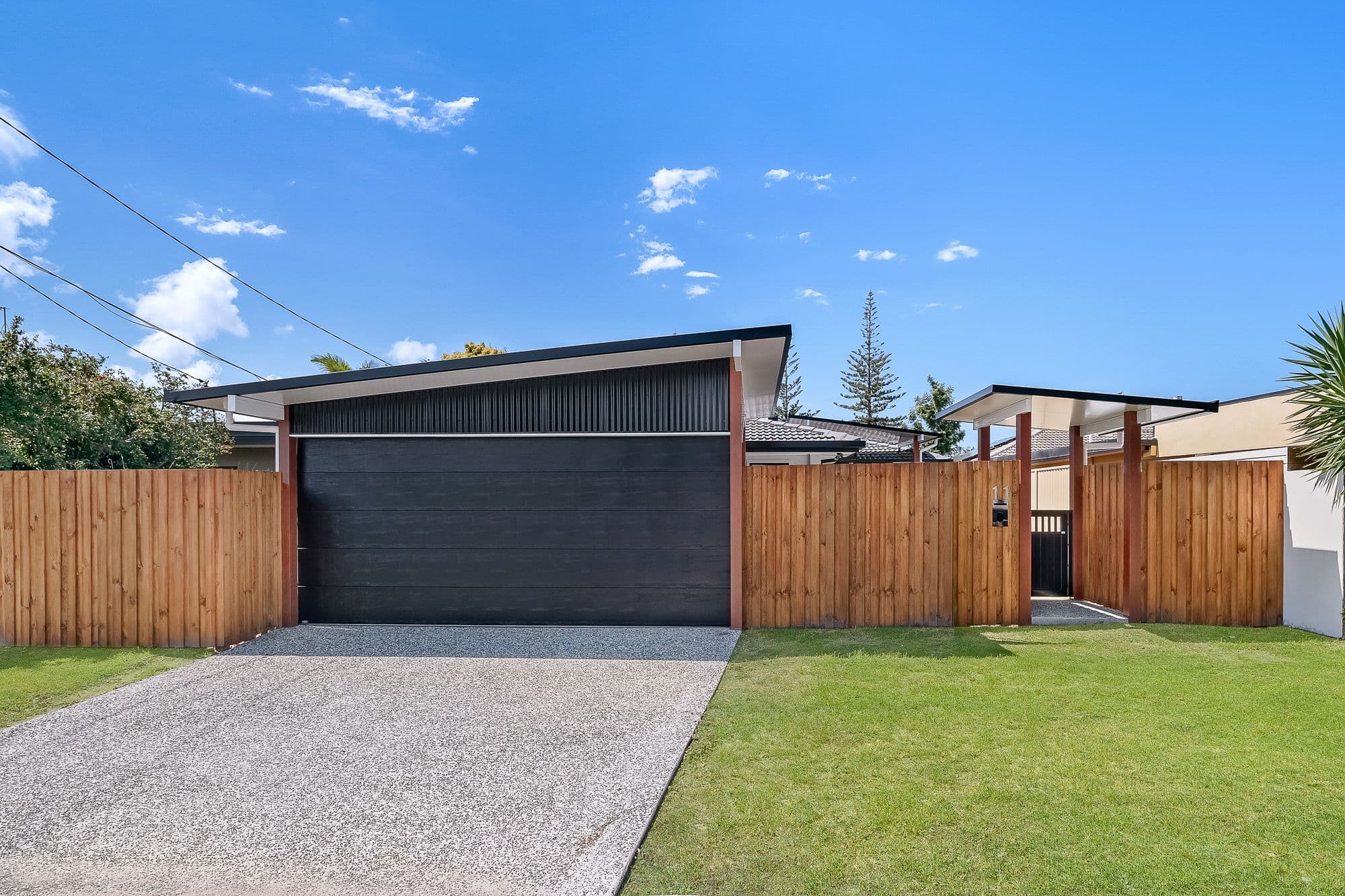 11 Allawah Street, SORRENTO QLD 4217, Sorrento - Thumbnail 2