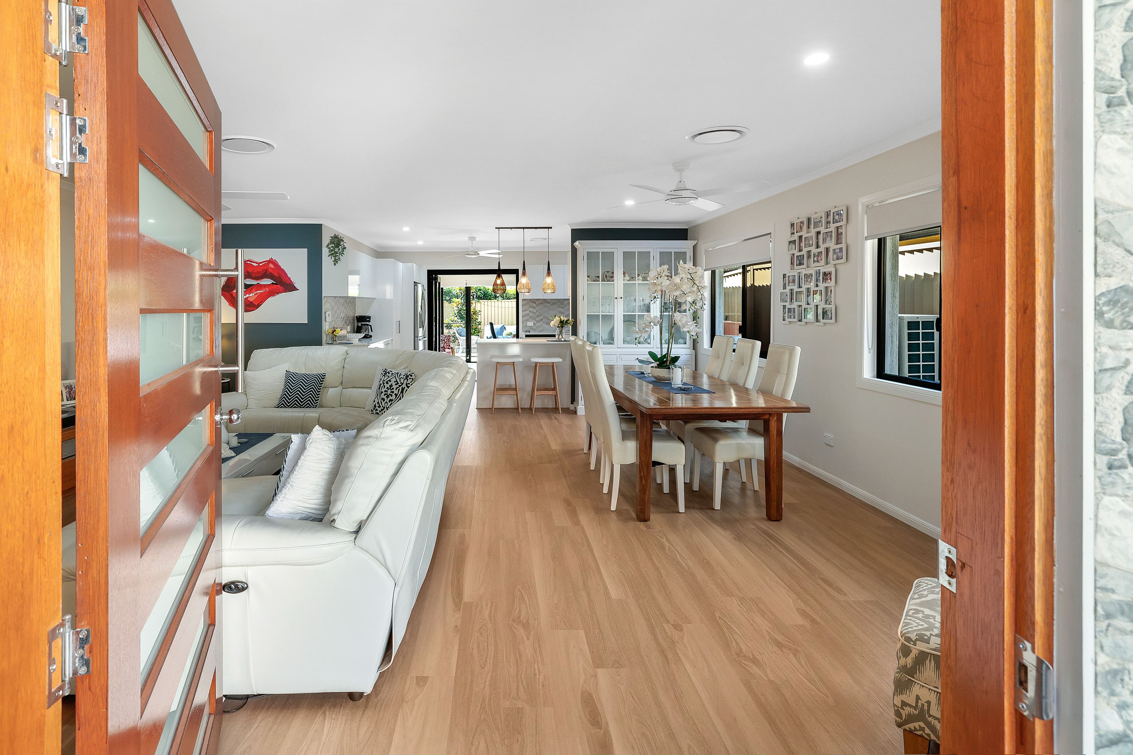 11 Allawah Street, SORRENTO QLD 4217, Sorrento - Thumbnail 7