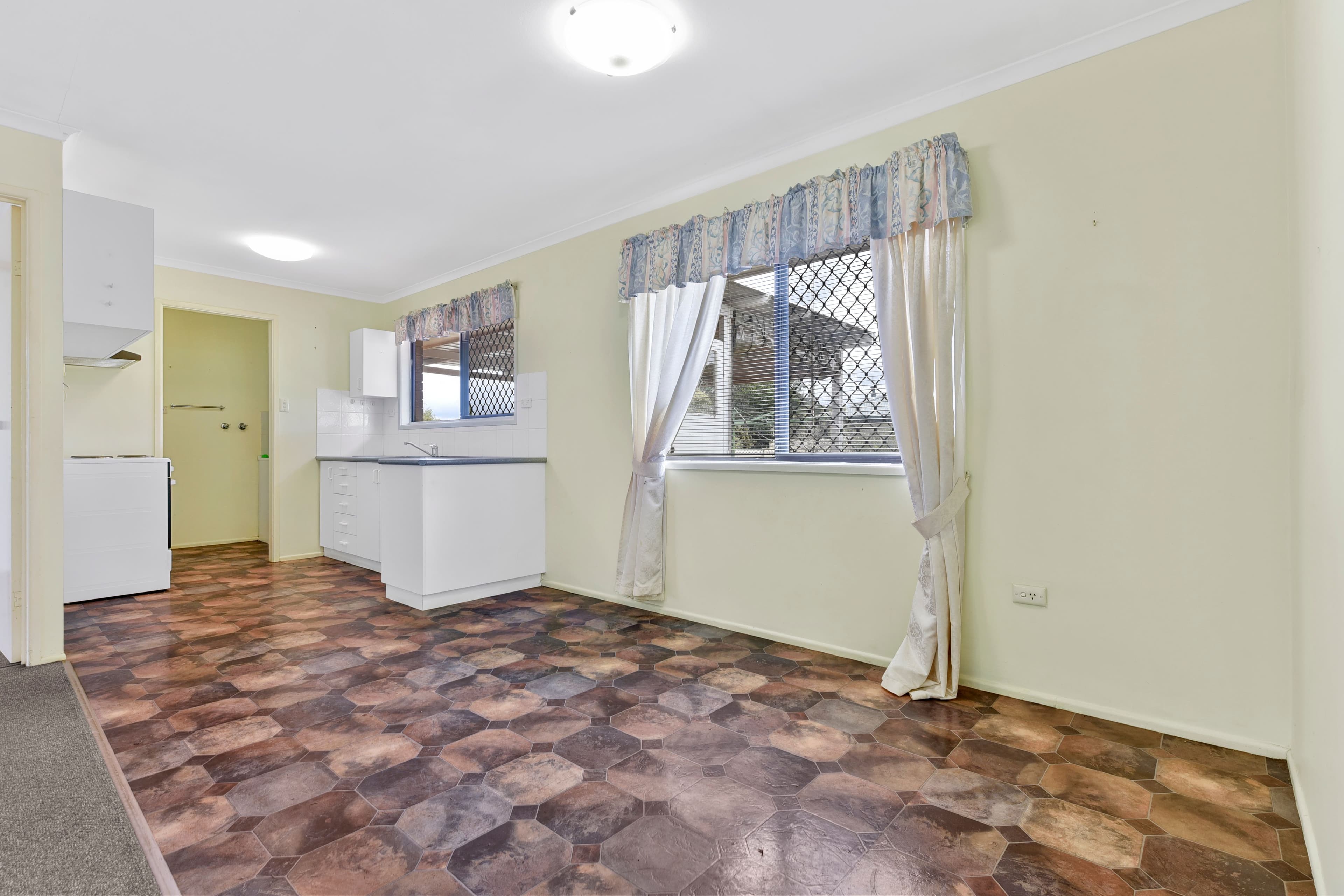 41 Paull Street, Wilsonton QLD 4350, Wilsonton - Thumbnail 3