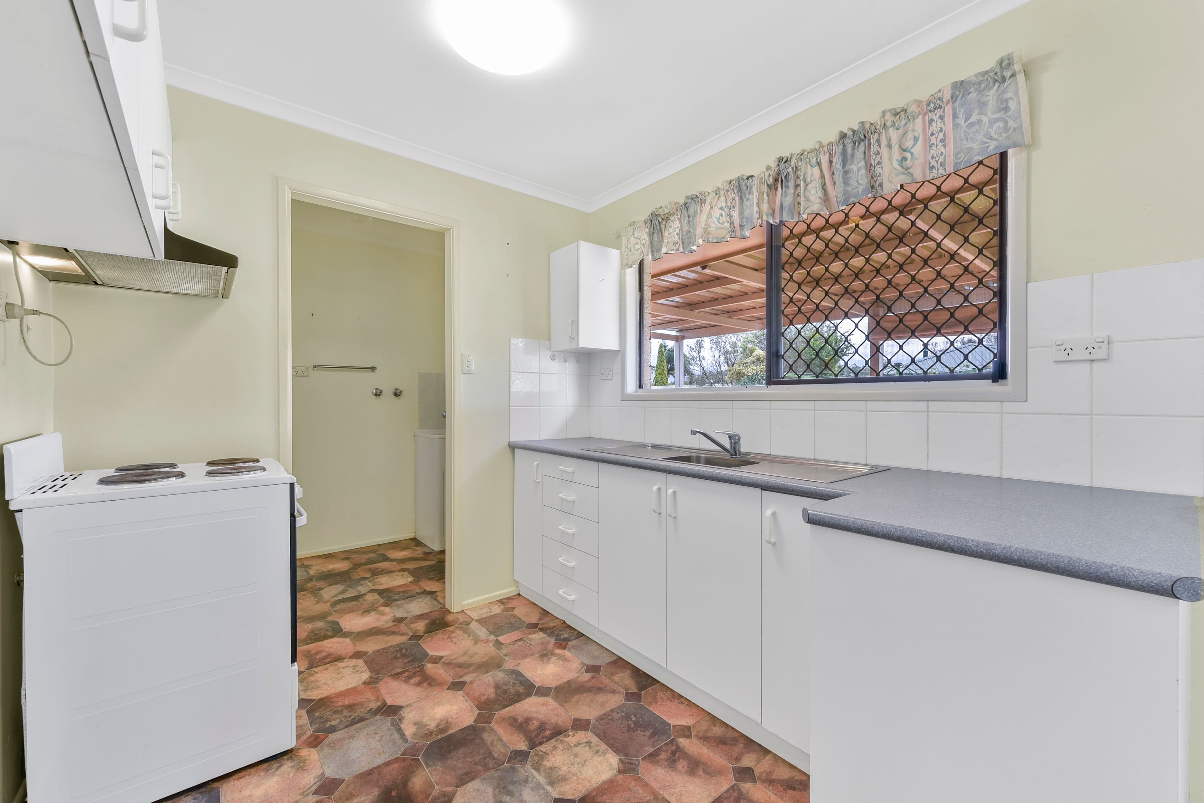 41 Paull Street, Wilsonton QLD 4350, Wilsonton - Thumbnail 4