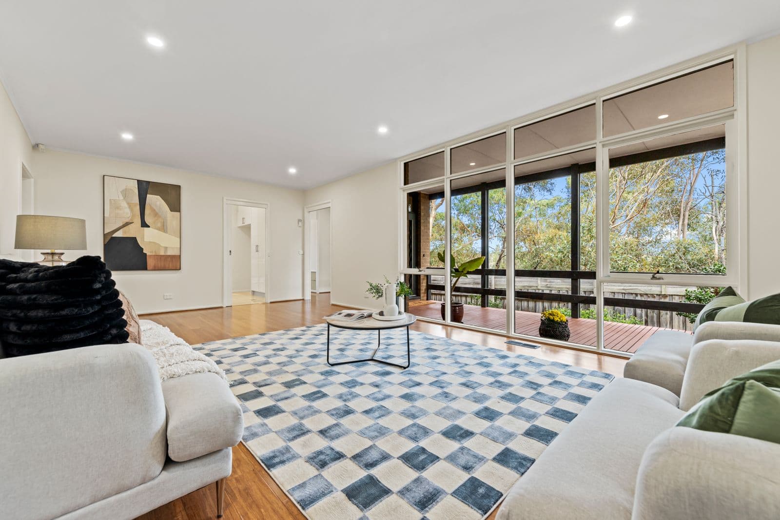 2 Esta Court, Doncaster VIC 3108, Doncaster - Thumbnail 2