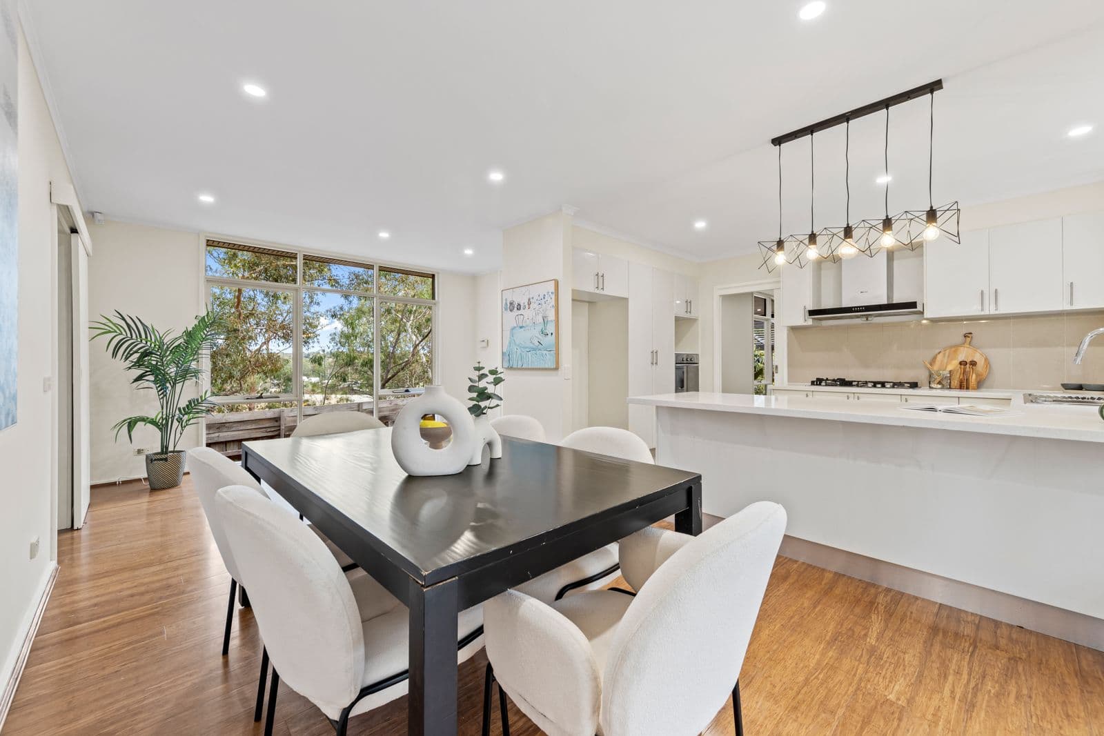 2 Esta Court, Doncaster VIC 3108, Doncaster - Thumbnail 4