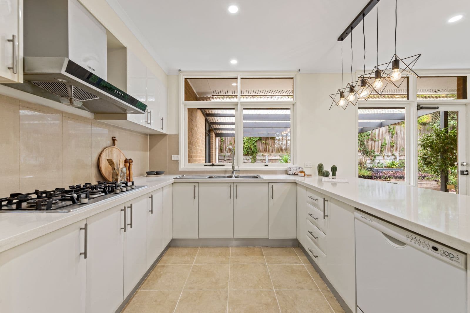 2 Esta Court, Doncaster VIC 3108, Doncaster - Thumbnail 6