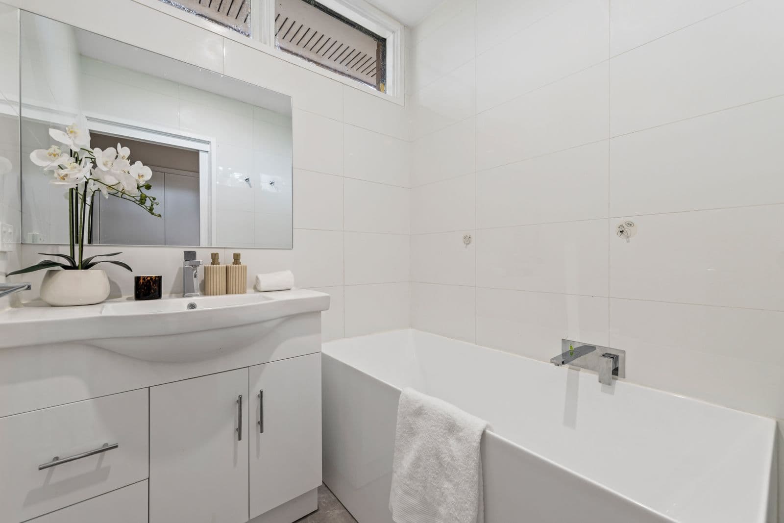 2 Esta Court, Doncaster VIC 3108, Doncaster - Thumbnail 8