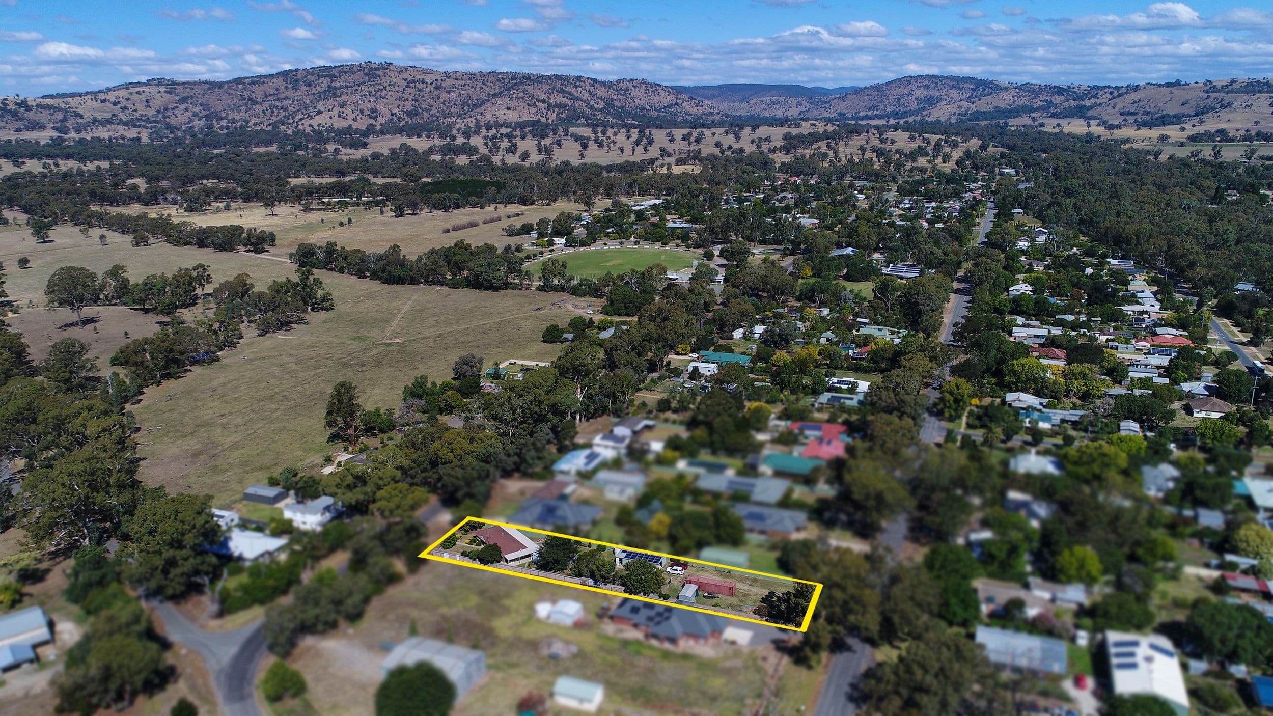 8 Anderson Street, Avenel VIC 3664, Avenel - Thumbnail 2
