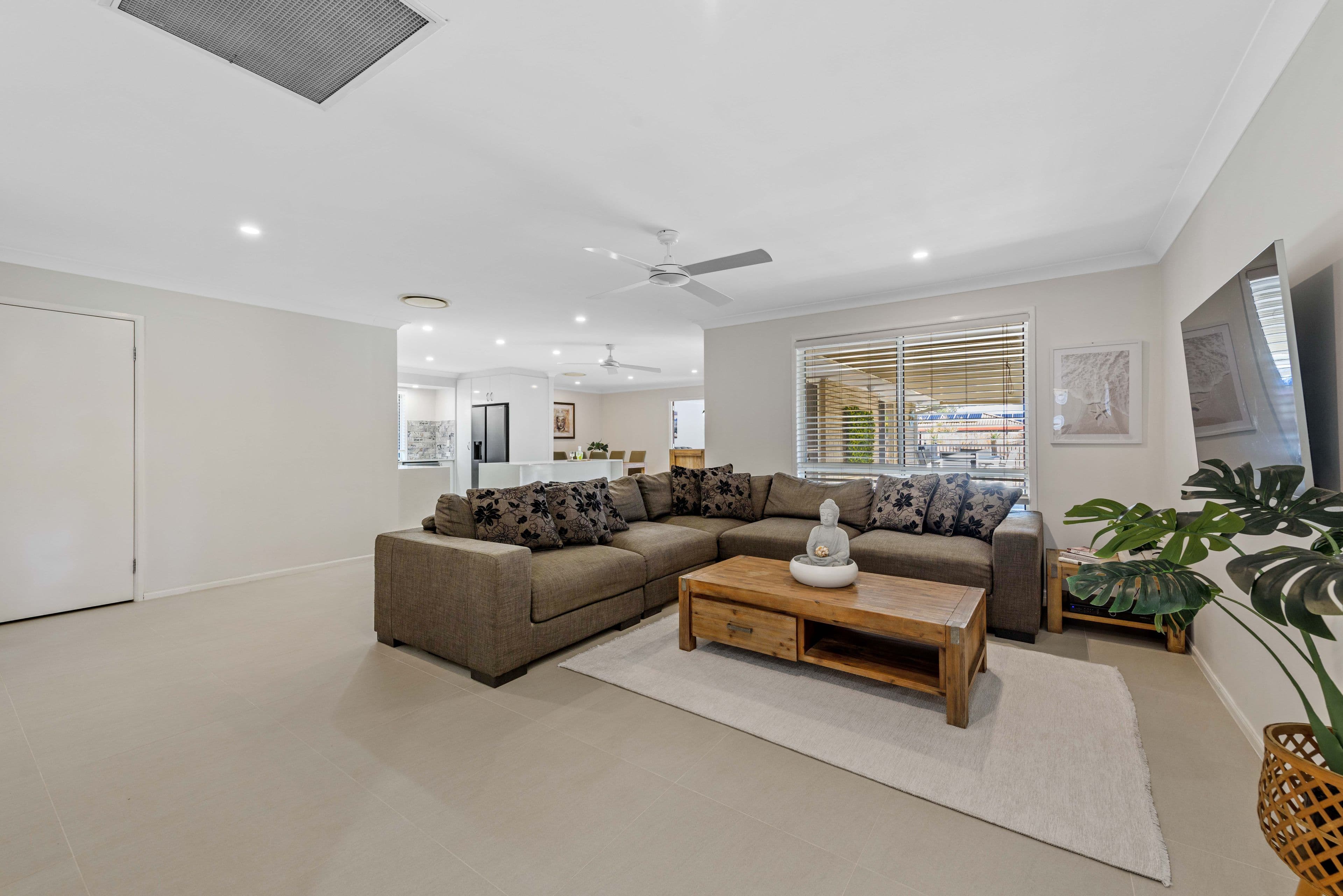 9 Gale Street, Redcliffe QLD 4020, Redcliffe - Thumbnail 2