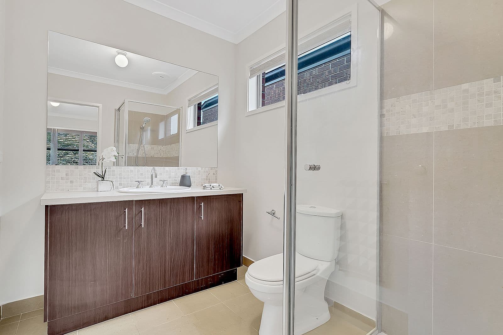 8 Buckland Hill Drive, Wallan VIC 3756, Wallan - Thumbnail 4