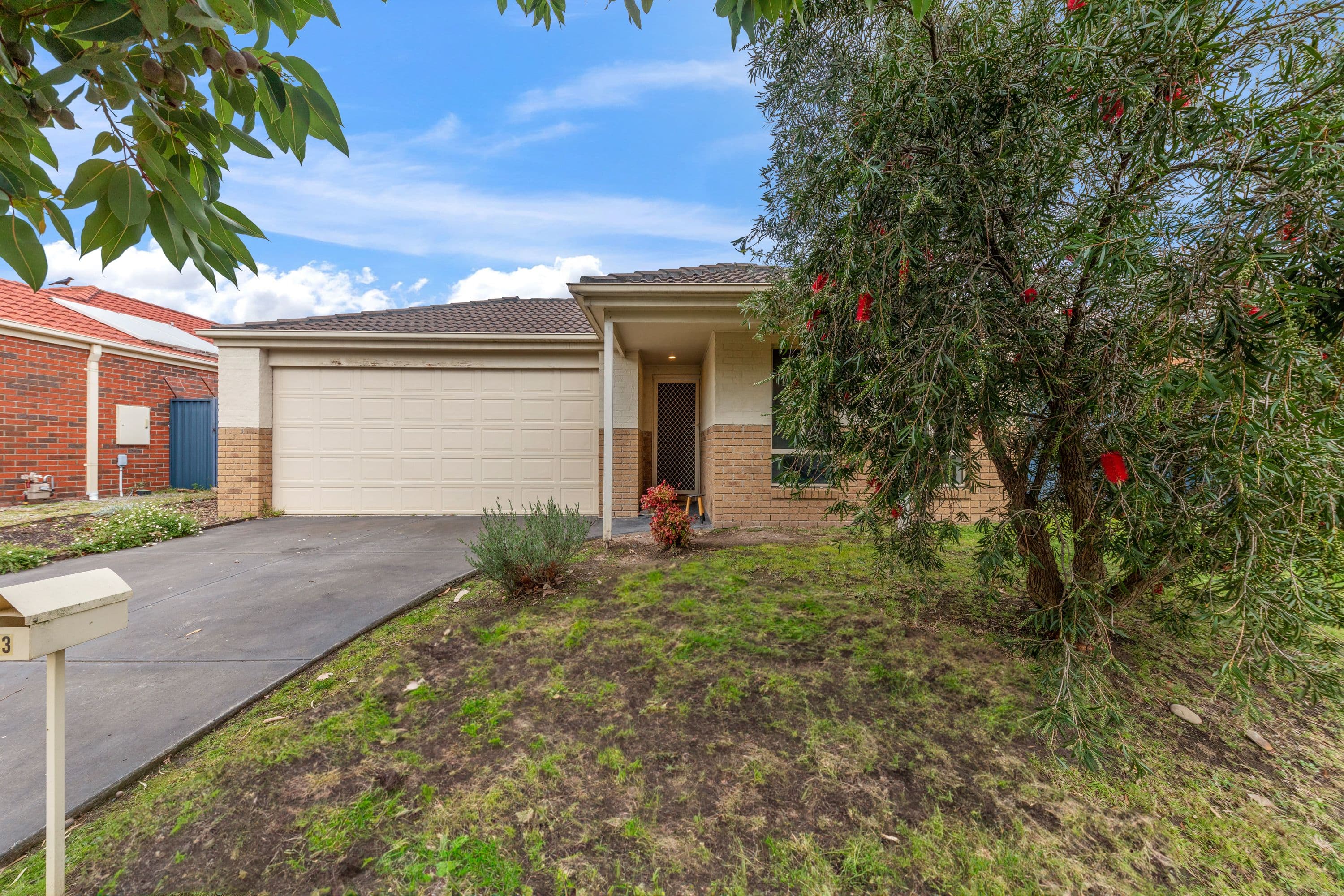 63 The Parkway, Pakenham VIC 3810, Pakenham - Thumbnail 2