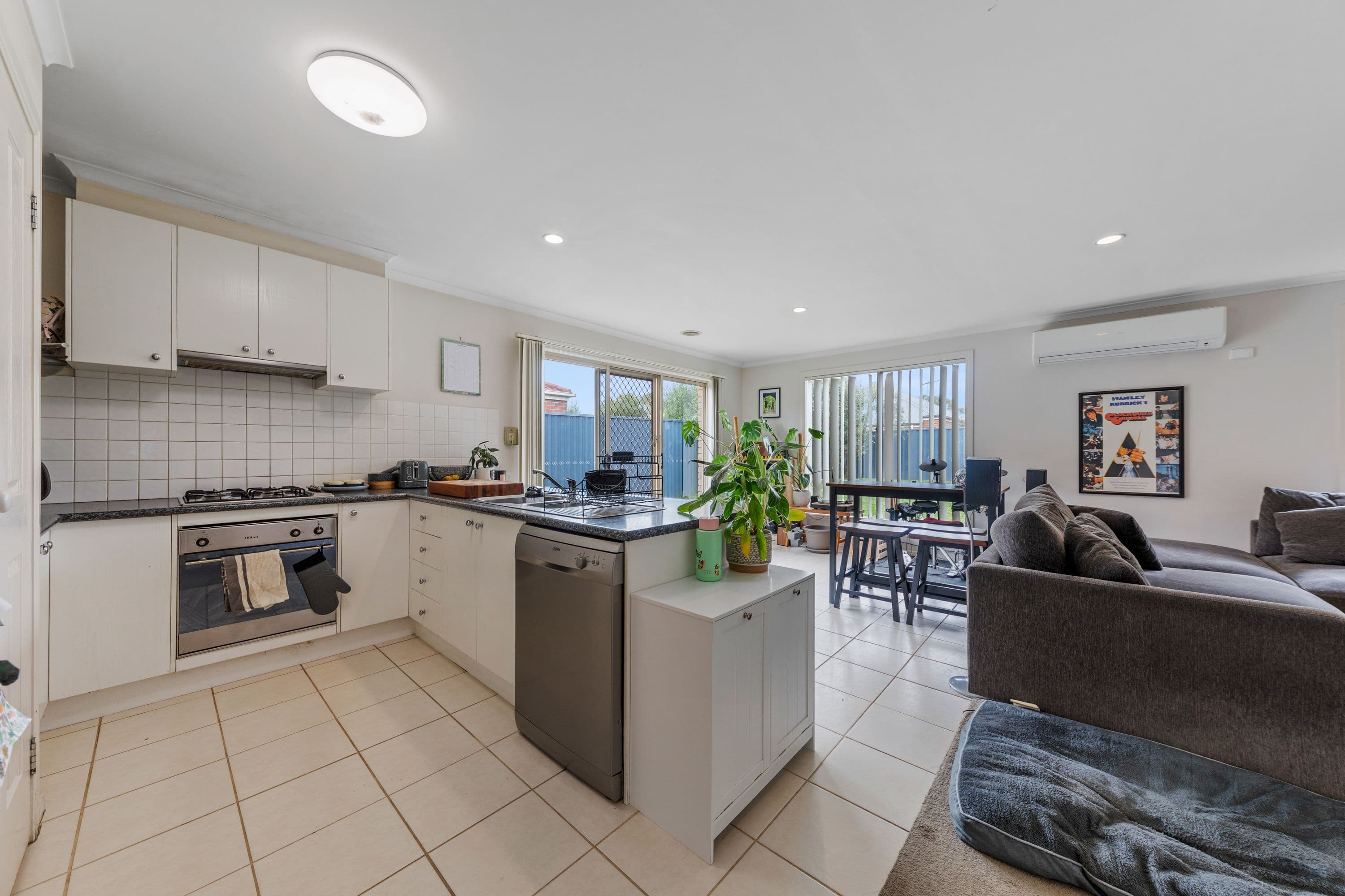 63 The Parkway, Pakenham VIC 3810, Pakenham - Thumbnail 5