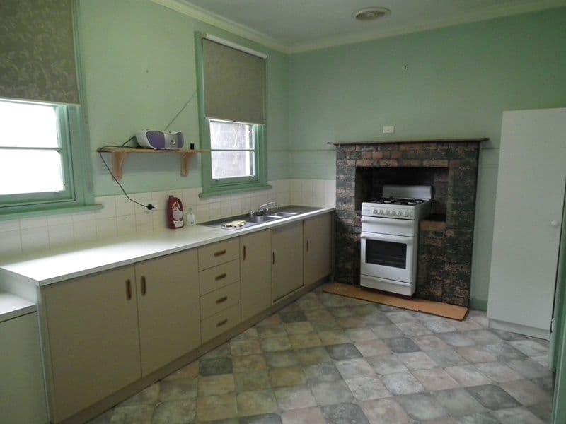 9 Watson Street, AVENEL VIC 3664, Avenel - Thumbnail 2