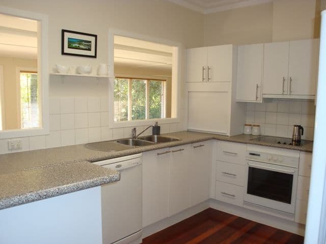33 Lyon Avenue, OXLEY QLD 4075, Oxley - Thumbnail 4