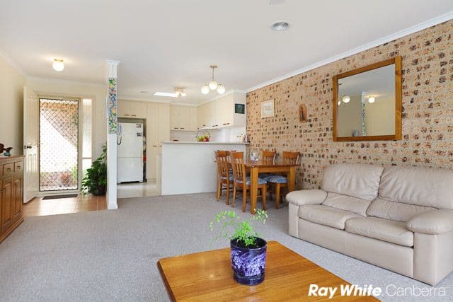 17 Southwell Place, QUEANBEYAN NSW 2620, Queanbeyan - Thumbnail 3