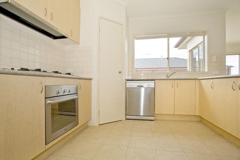 13 Magnolia Court, LARA VIC 3212, Lara - Thumbnail 2