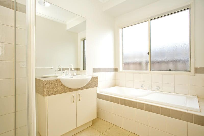 13 Magnolia Court, LARA VIC 3212, Lara - Thumbnail 3