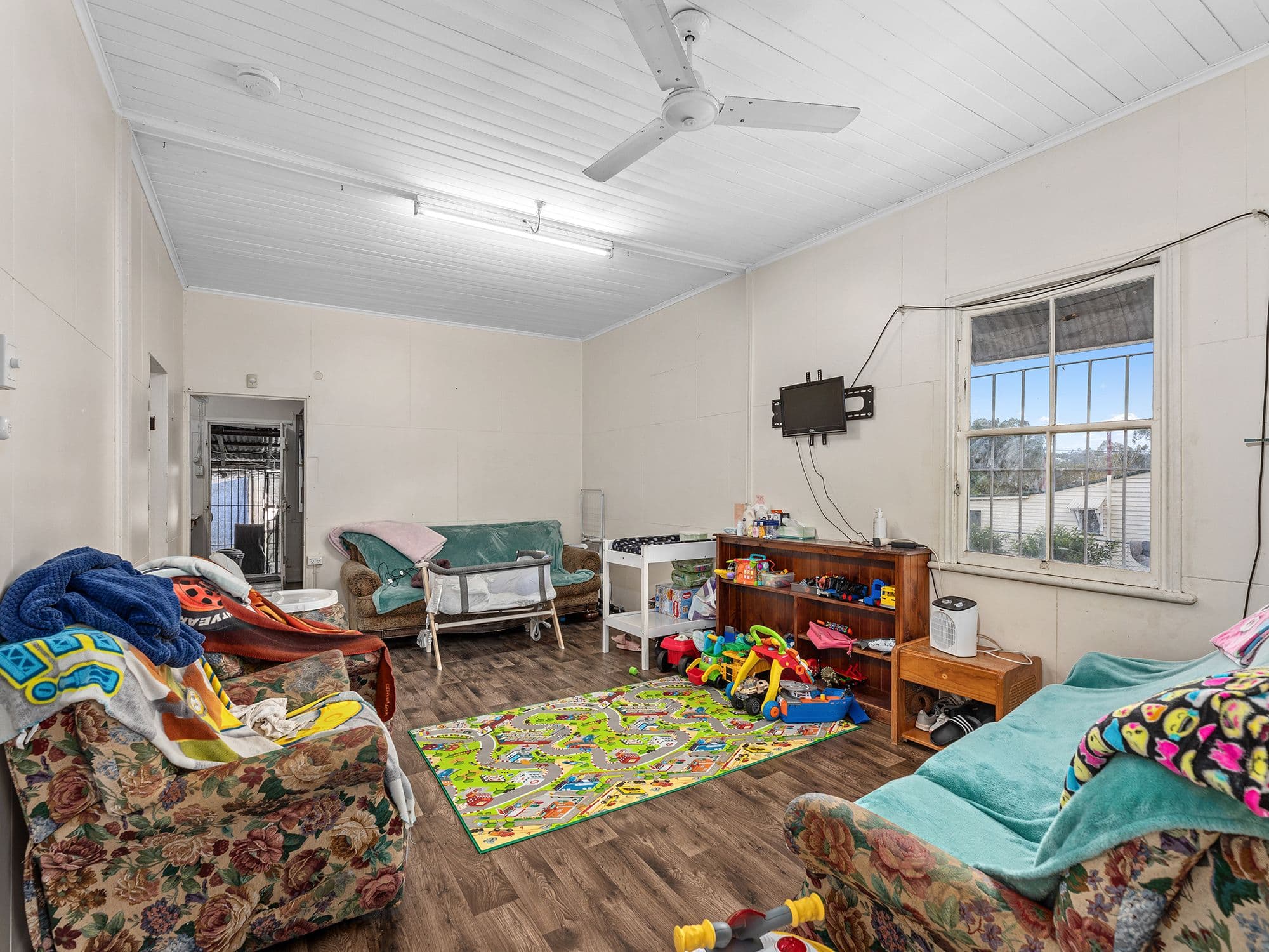 5 Woodford Street, One Mile QLD 4305, One Mile - Thumbnail 5