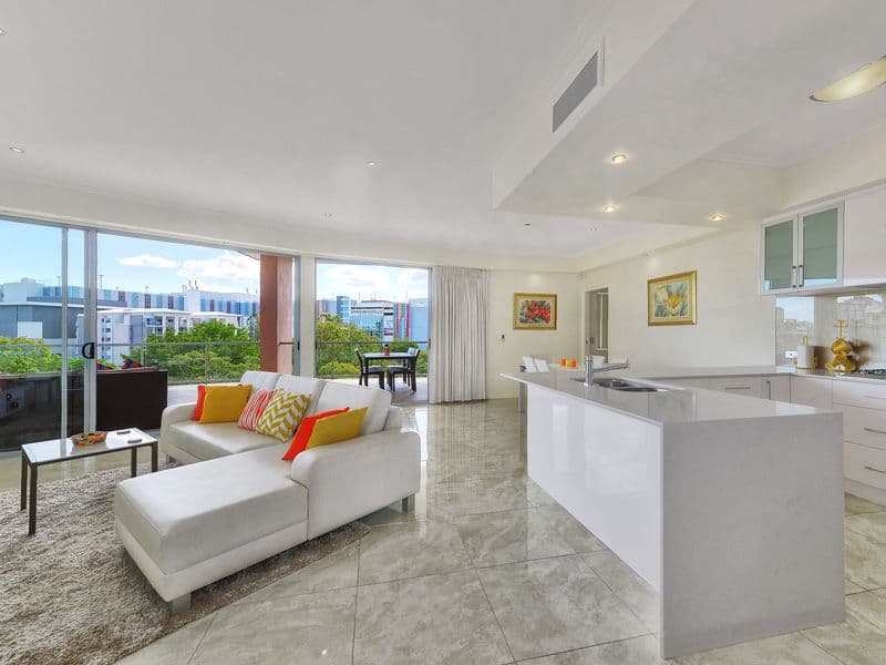 52 Underhill Avenue, Indooroopilly QLD 4068, Indooroopilly - Thumbnail 3
