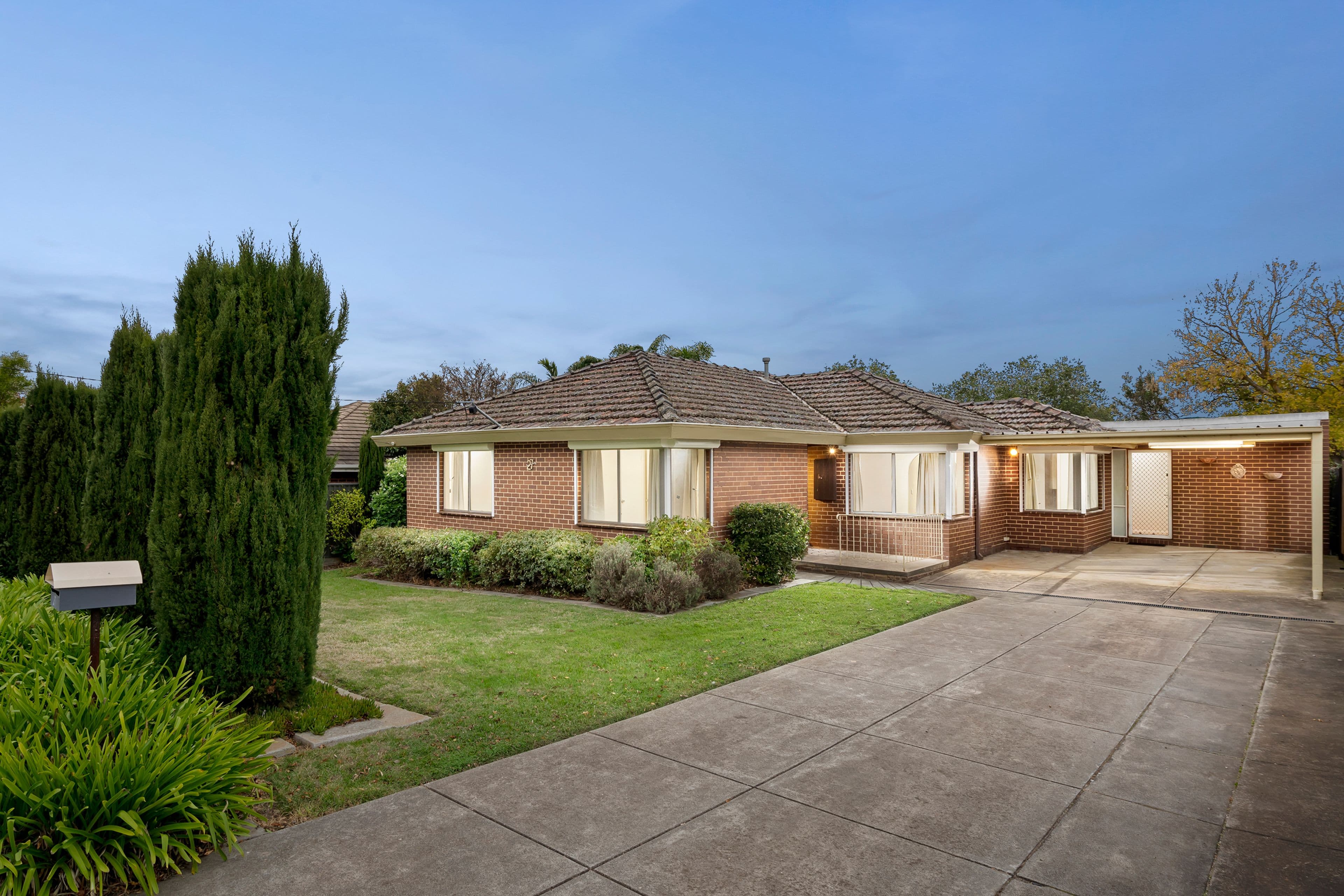 27 Ruthven Street, Sunbury VIC 3429, Sunbury - Image 1