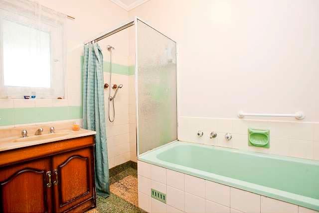 2 Parslow Road, MARION SA 5043, Marion - Thumbnail 3