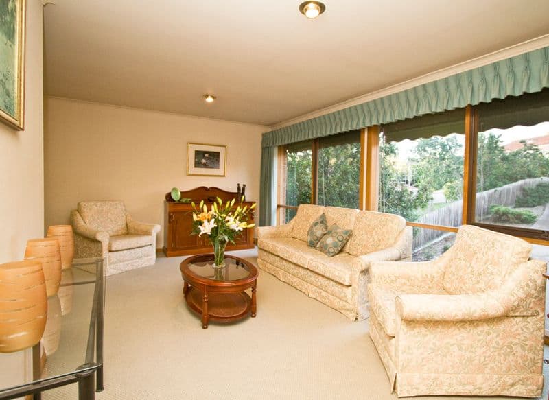 12 Chantelle Rise, GREENSBOROUGH VIC 3088, Greensborough - Thumbnail 2