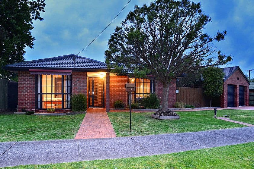18 Amesbury Avenue, CRAIGIEBURN VIC 3064, Craigieburn - Image 1
