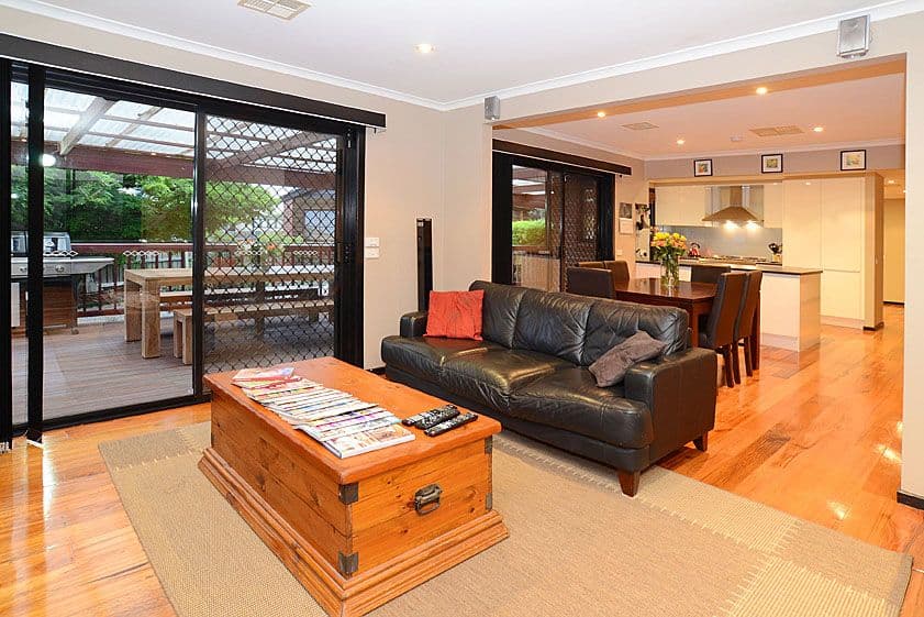 18 Amesbury Avenue, CRAIGIEBURN VIC 3064, Craigieburn - Thumbnail 5