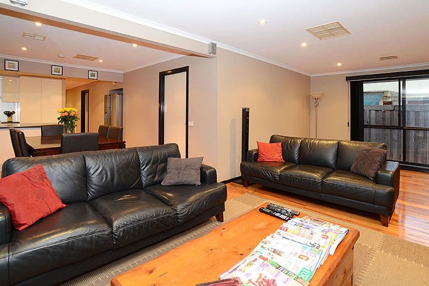 18 Amesbury Avenue, CRAIGIEBURN VIC 3064, Craigieburn - Thumbnail 6