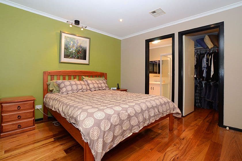 18 Amesbury Avenue, CRAIGIEBURN VIC 3064, Craigieburn - Thumbnail 8