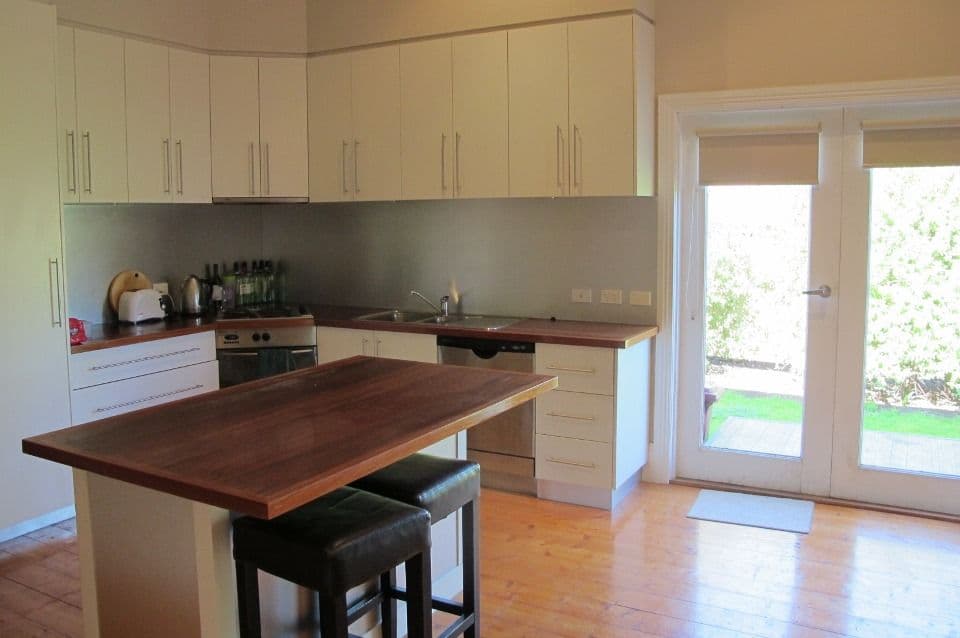 6 Stephen Street, Hamilton VIC 3300, Hamilton - Thumbnail 2