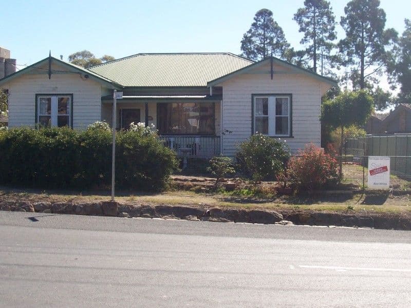 4 Howitt Street, ST ARNAUD VIC 3478, St Arnaud - Thumbnail 2