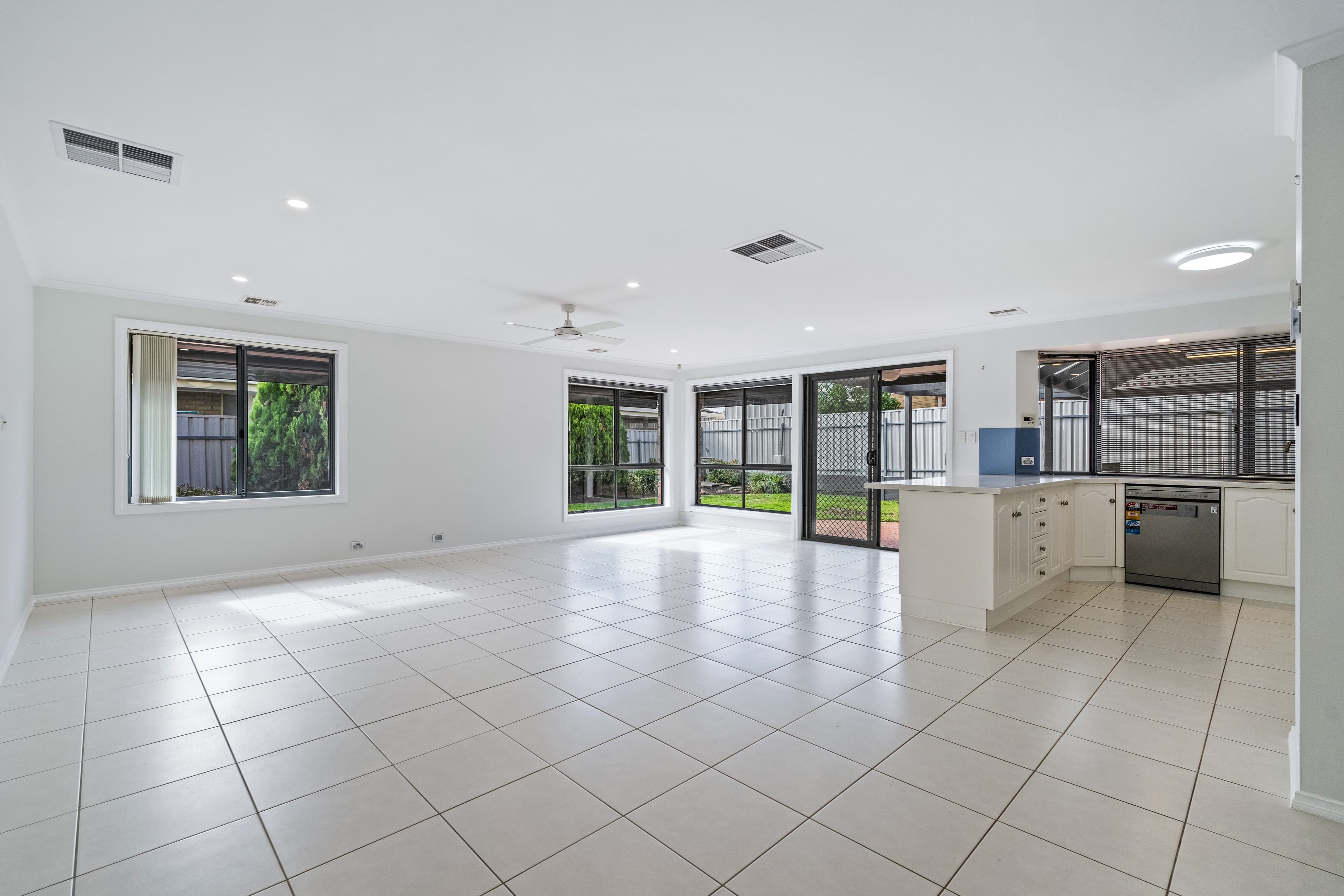 1 Talladira Way, Woodcroft SA 5162, Woodcroft - Thumbnail 3