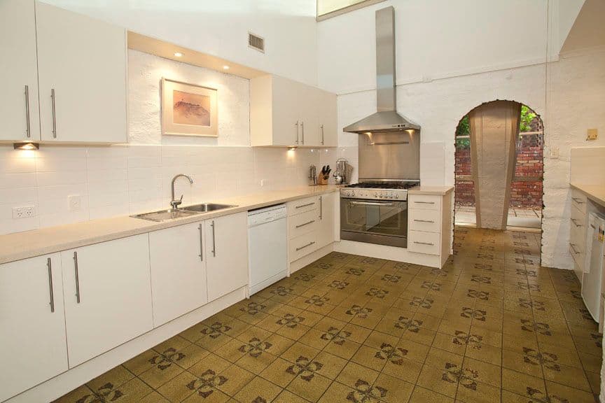 5 Beaumont Place, WHEELERS HILL VIC 3150, Wheelers Hill - Thumbnail 2