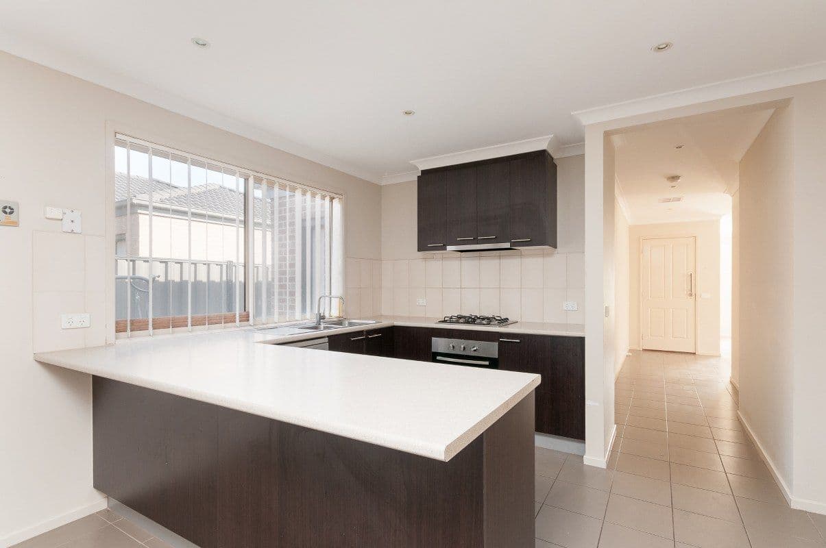 6 Pirianda Court, GREENVALE VIC 3059, Greenvale - Thumbnail 2