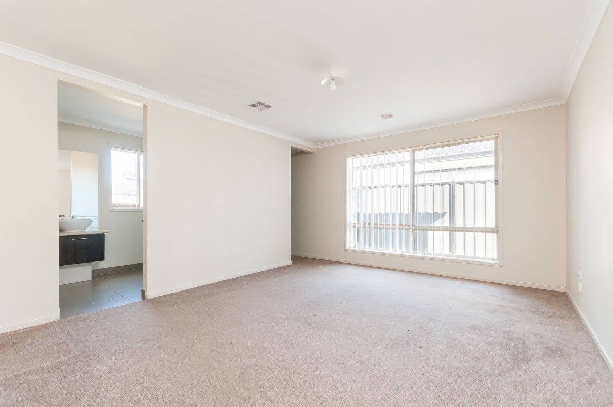 6 Pirianda Court, GREENVALE VIC 3059, Greenvale - Thumbnail 6