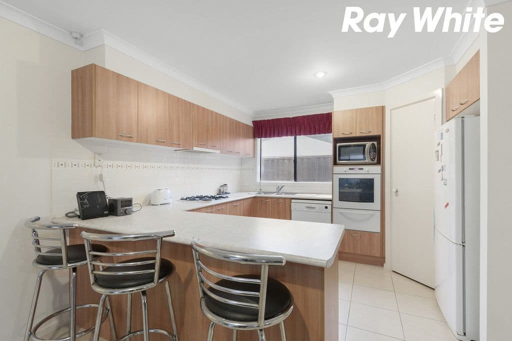 28 Seville Street, Pakenham VIC 3810, Pakenham - Thumbnail 2