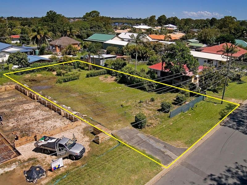 18 Crescent Avenue, HOPE ISLAND QLD 4212, Hope Island - Thumbnail 2